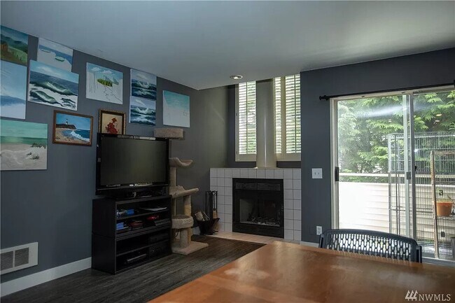 hall - 10237 SE 3rd St