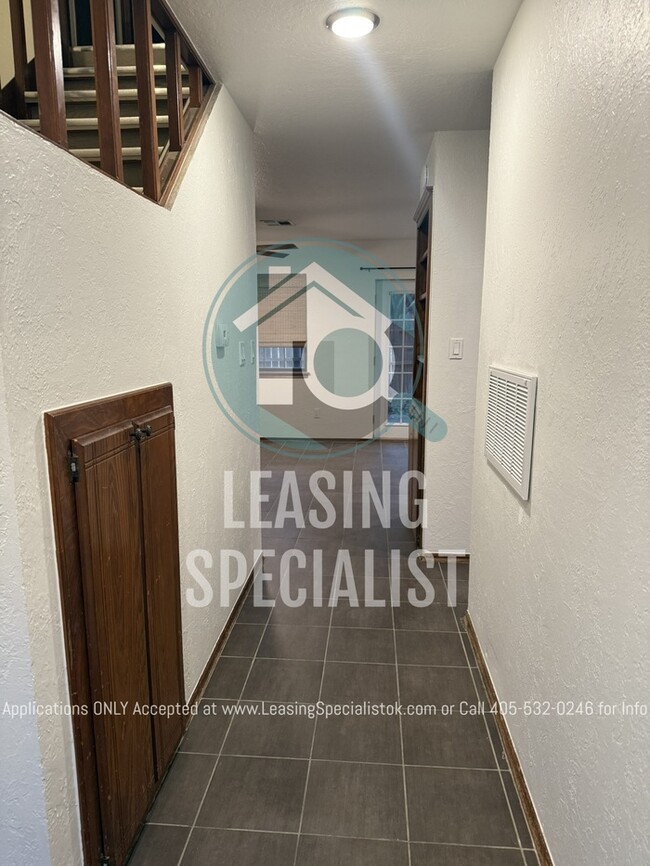 Foto del edificio - 2 Bed 2 Bath West Norman Townhouse!