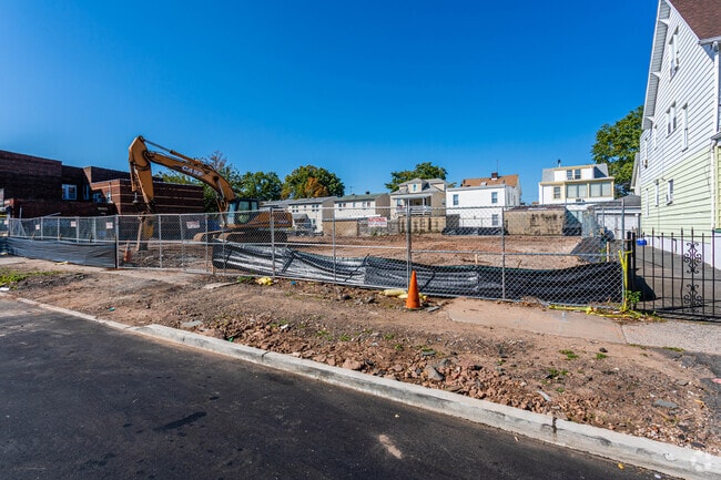 Building Photo - Stadium Rose Apartments