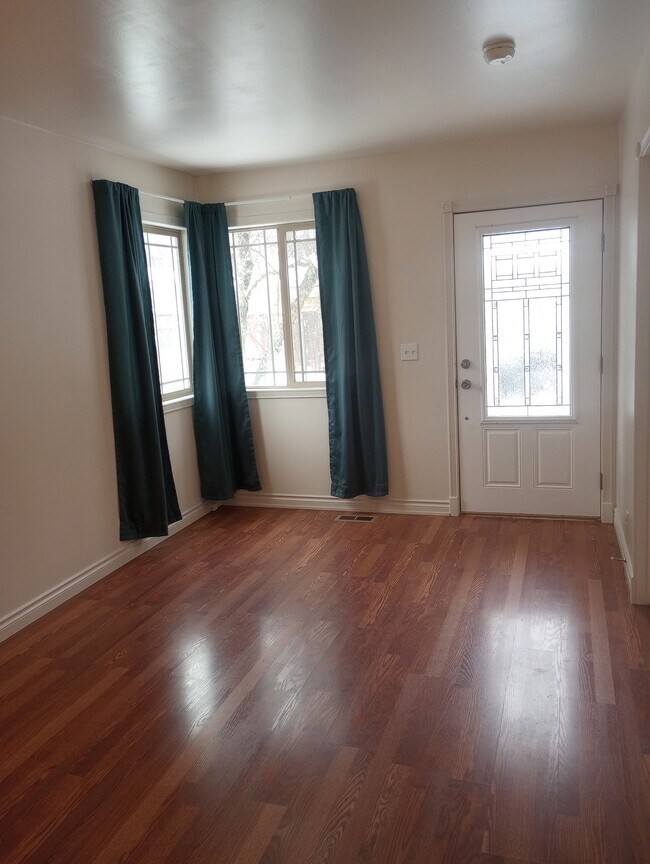 Foto del edificio - 44386B Silver Valley Rd