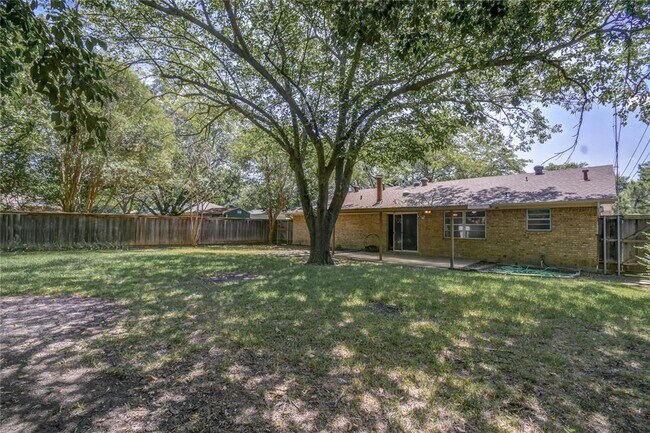 Building Photo - 500 Keith Dr