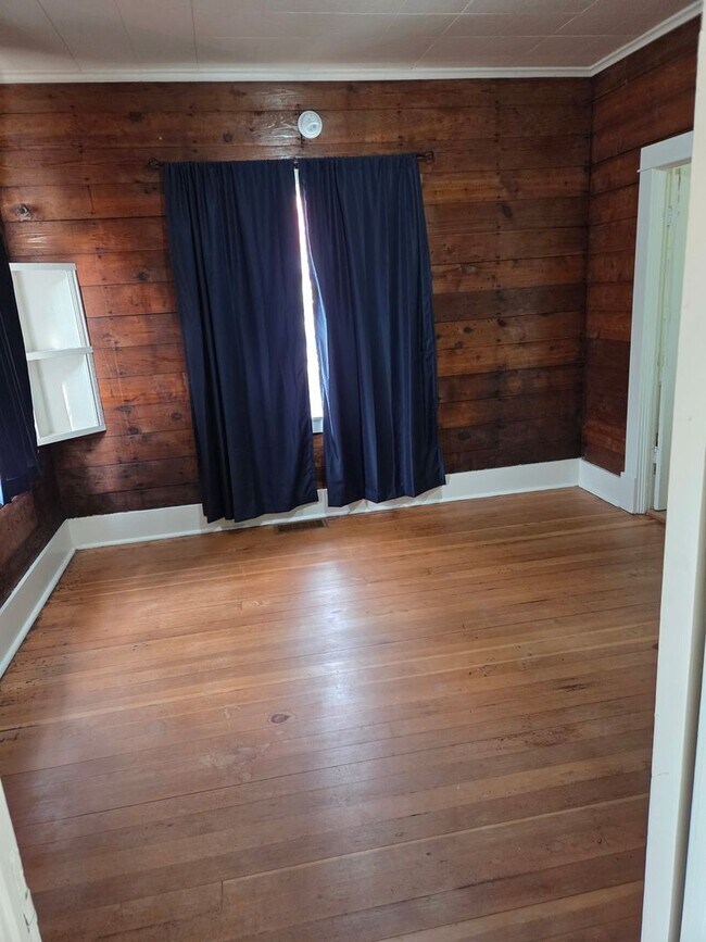 Foto del edificio - Spacious 4-Bedroom Home in the Heart of Kellogg
