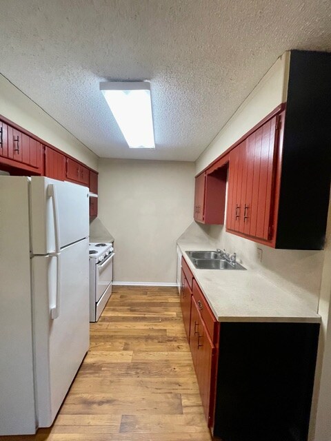 Building Photo - 2632 Colonial Ave