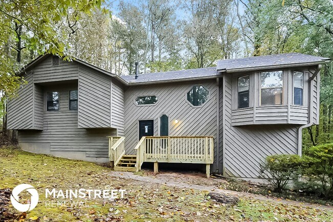 Foto del edificio - 616 Rivercrest Dr