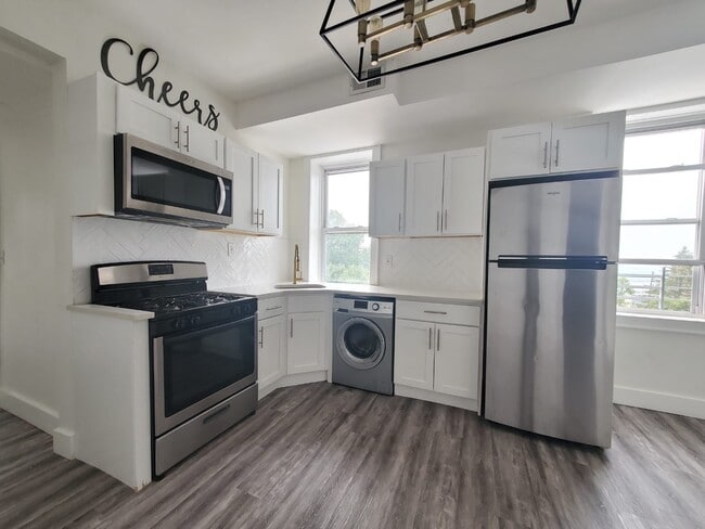 Unit 4R - 261 Hutton St