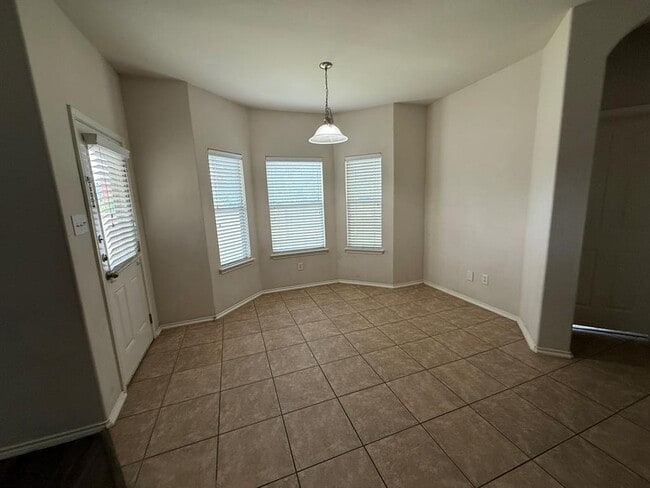 Building Photo - 1514 Kothman Dr