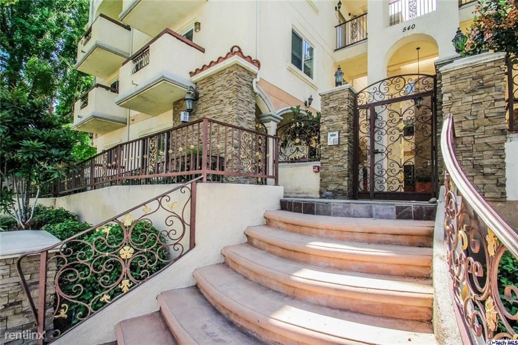 Foto principal - 540 E Angeleno Ave