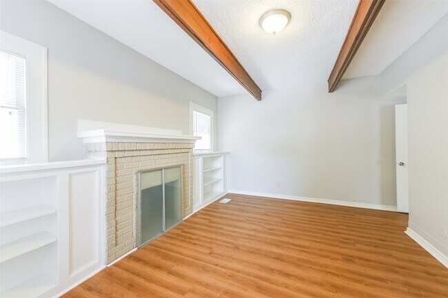 Building Photo - 216 Redan St