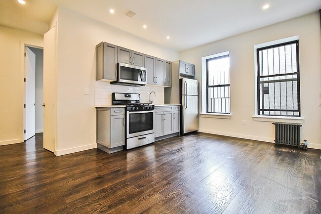 Foto del edificio - 592 Albany Avenue #DD1R