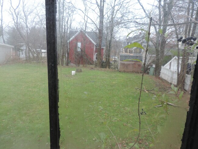 Photo du bâtiment - 409 Pleasant St