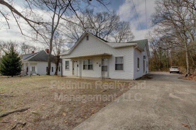 Building Photo - 548 Greenwood Ave