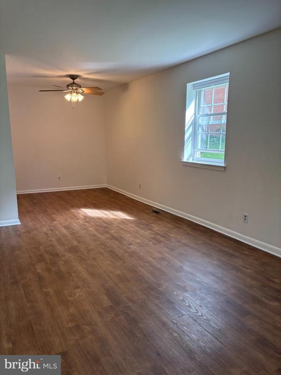 Building Photo - 338 Drummers Ln