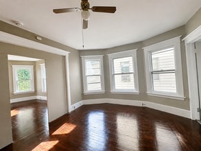 Building Photo - 874-874 Elm St