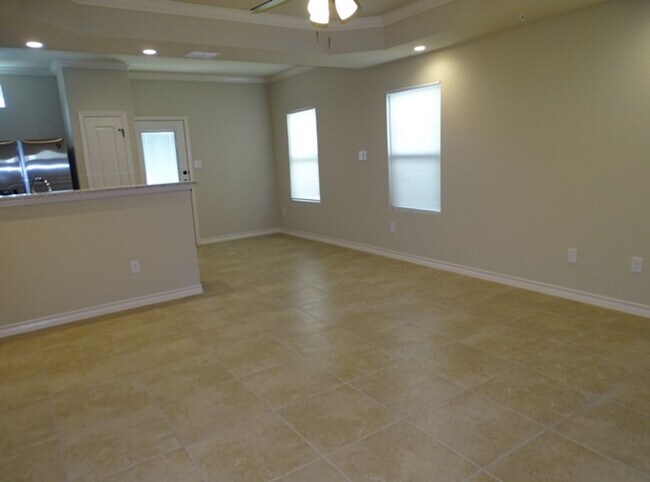Foto del edificio - 6410 Marcel Way #101, San Antonio, TX. 78233