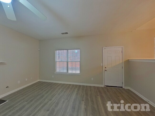 Foto del edificio - 3250 Diamond Blf