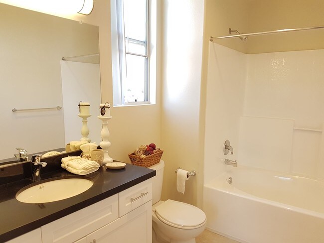 Foto del edificio - 1561 S Barrington Ave