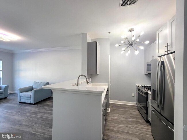 Foto del edificio - 4850 Eisenhower Ave