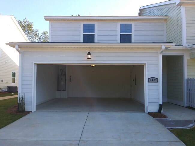 Building Photo - 3027 Stanhope Dr