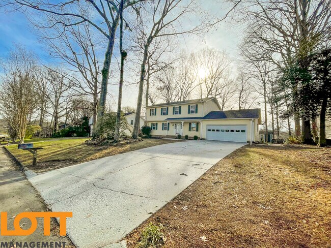 Building Photo - 309 Rosebud Ct
