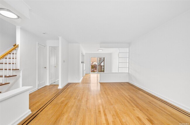 Building Photo - 2534 Wilson Ave