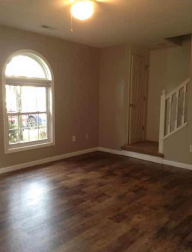 Building Photo - 3 bedroom, 2.5 bath Townhome *ASK US ABOUT...