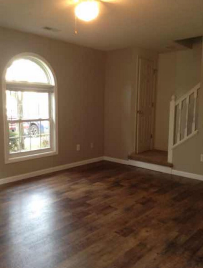Foto del edificio - 3 bedroom, 2.5 bath Townhome *ASK US ABOUT...