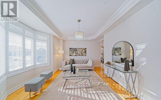 Photo du bâtiment - 54 Spring Hill Dr