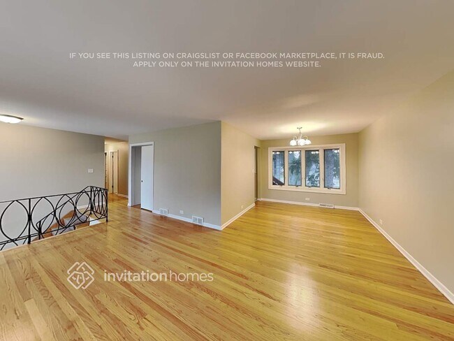 Building Photo - 404 S Crestwood Ln