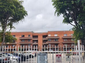 Building Photo - 17530 NW 68th Ave