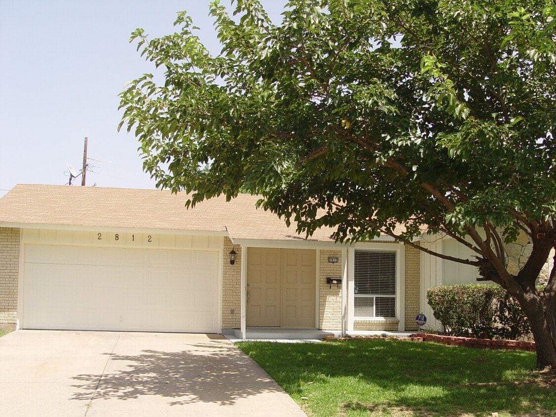 Primary Photo - 2812 Cantrell St