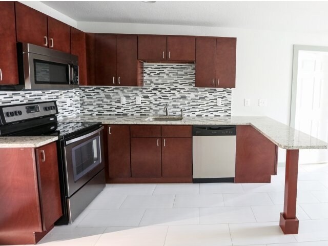 The Manhattan Luxury Apartments Tampa Fl Kitchen The Manhattan Luxury Apartments