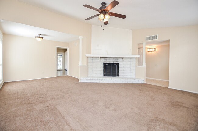 Foto del edificio - 17323 Glenpatti Dr