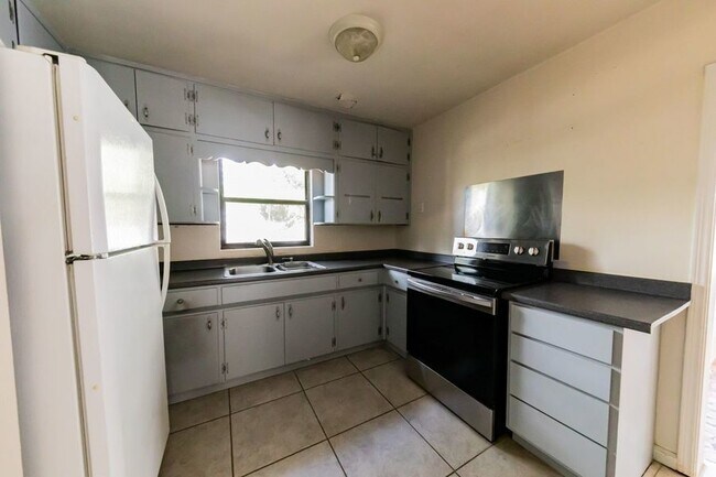 Foto del edificio - 912 E Palmetto St