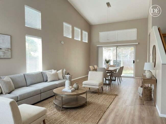 Photo - Large 4 bedroom home in Orangecrest for rent!