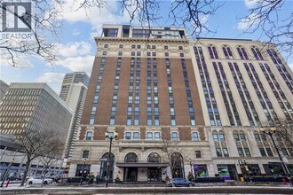 Building Photo - 118 King St E