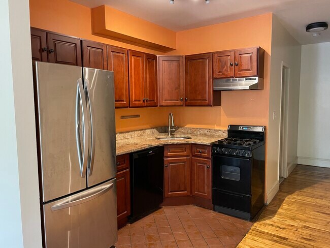 Kitchen - 1165 Dean St