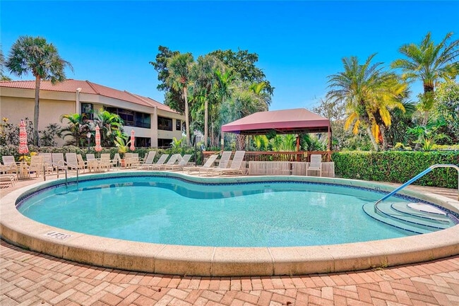 Foto del edificio - 7484 La Paz Blvd