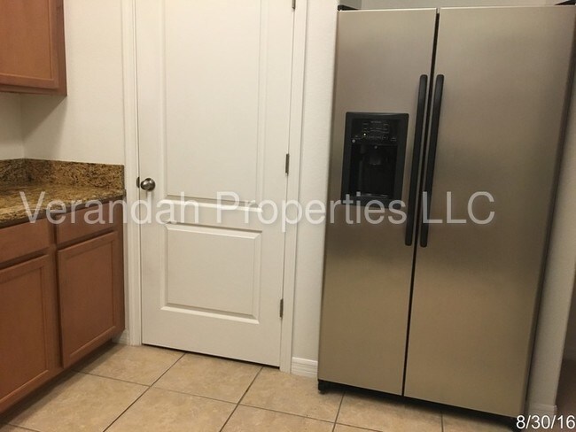 Building Photo - 1609 Priory Cir