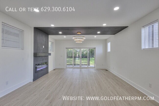 Building Photo - 402A E Trinity Ln-