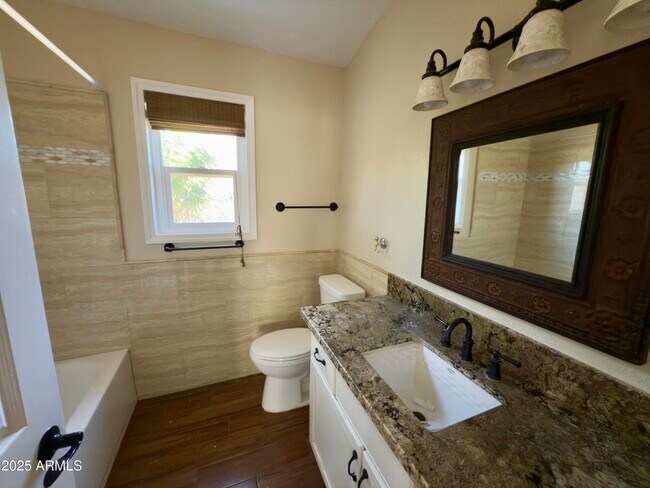 Foto del edificio - 1602 W Maplewood St