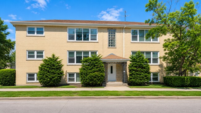 Foto del edificio - 5834 W Montrose Ave