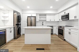 Building Photo - 25 Stonehenge Cir