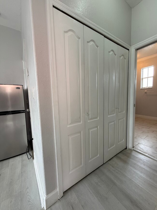 Building Photo - 6651 SW 158th Ct