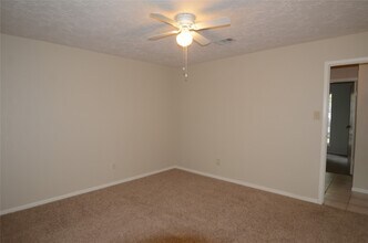 Building Photo - 56 Fallshire Dr