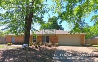 Building Photo - 402 Muller Garden Rd