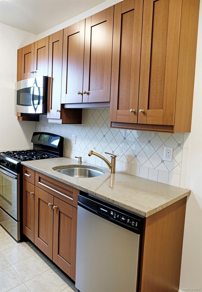 Foto del edificio - 220 Pelham Rd