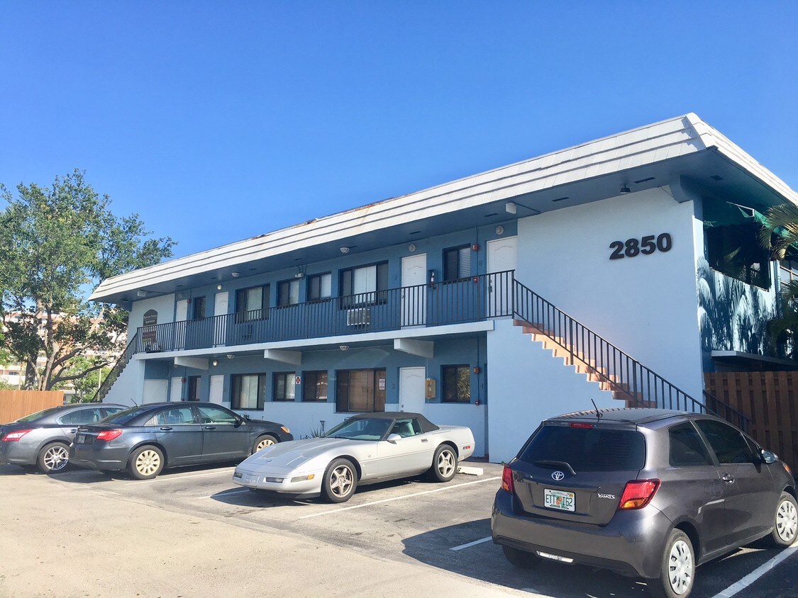 Foto principal - 2850 NE 30th Pl