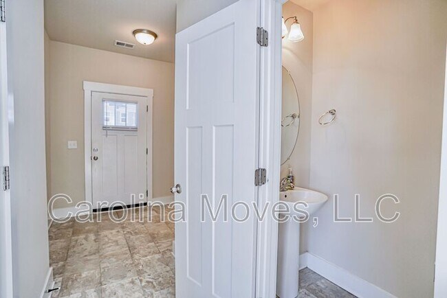 Building Photo - 449 Pangel Ln