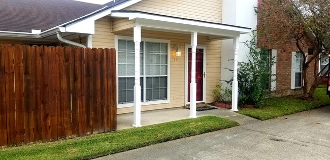 Building Photo - 152 S Foster Dr