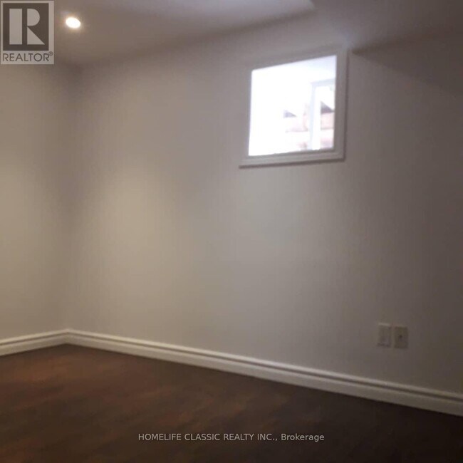 Building Photo - B2-89 ESTRELLA Crescent